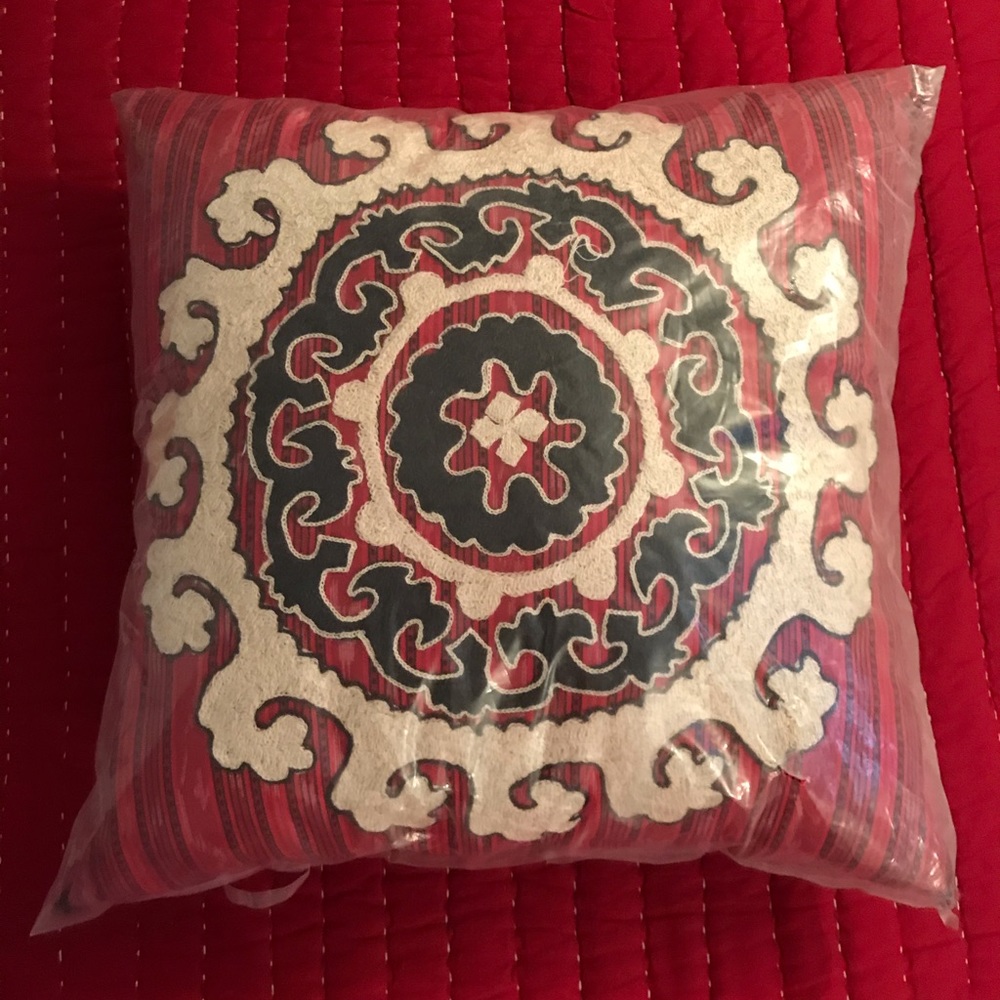 INC Ikat Queen Bedding Set - Decorative Pillows